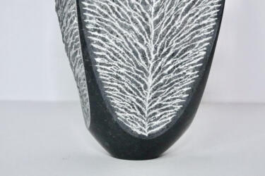 2021, into being, detail, Iers hardsteen, 18x18x20.5 cm