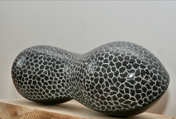 2024-about-to-3-d-Iers-hardsteen-54x18x19-cm