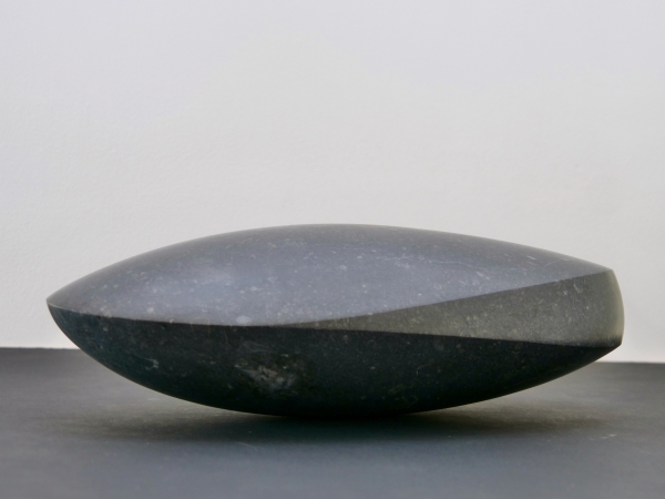 2024-z.t.-a-Iers-hardsteen-29x14x95-cm